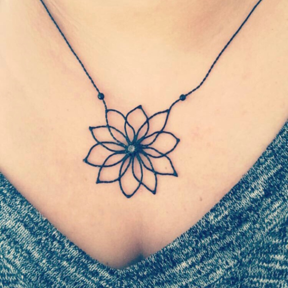 Black Lotus Flower Necklace - Picture 1 of 2